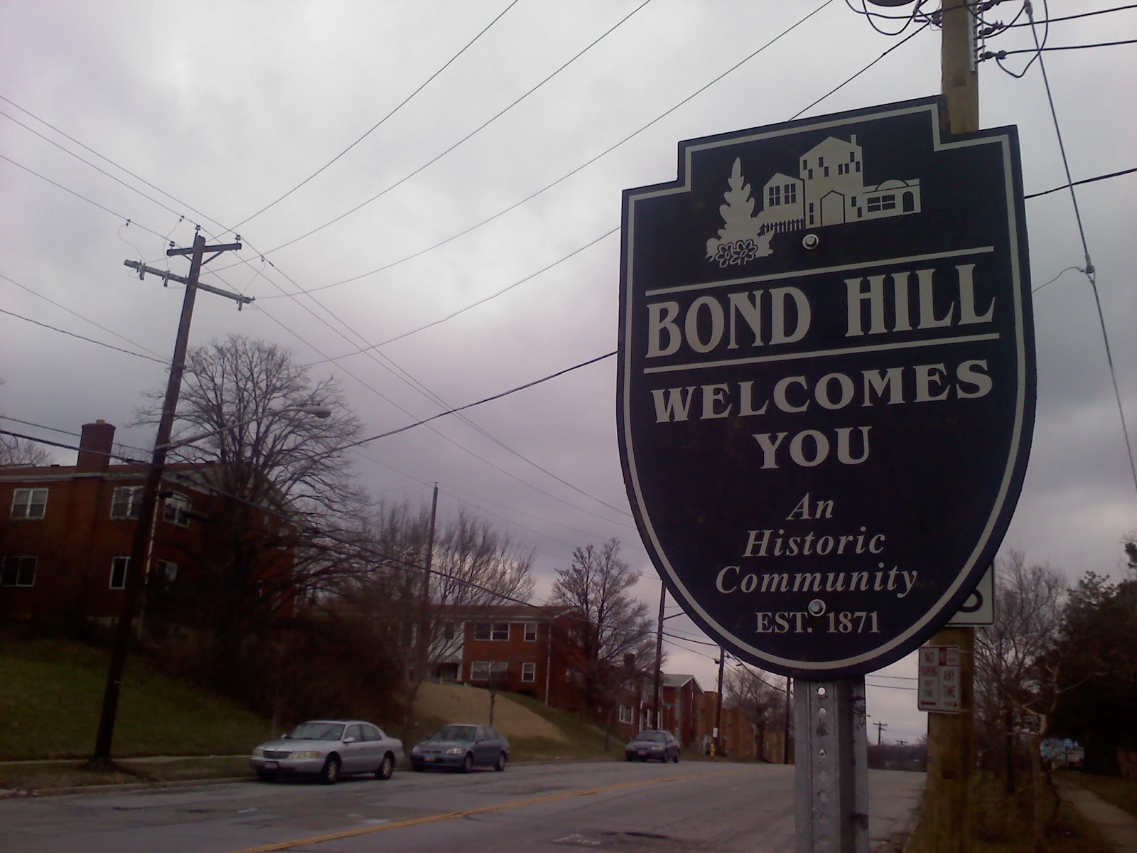photograph of the sign welcoming traffic to Bond Hill